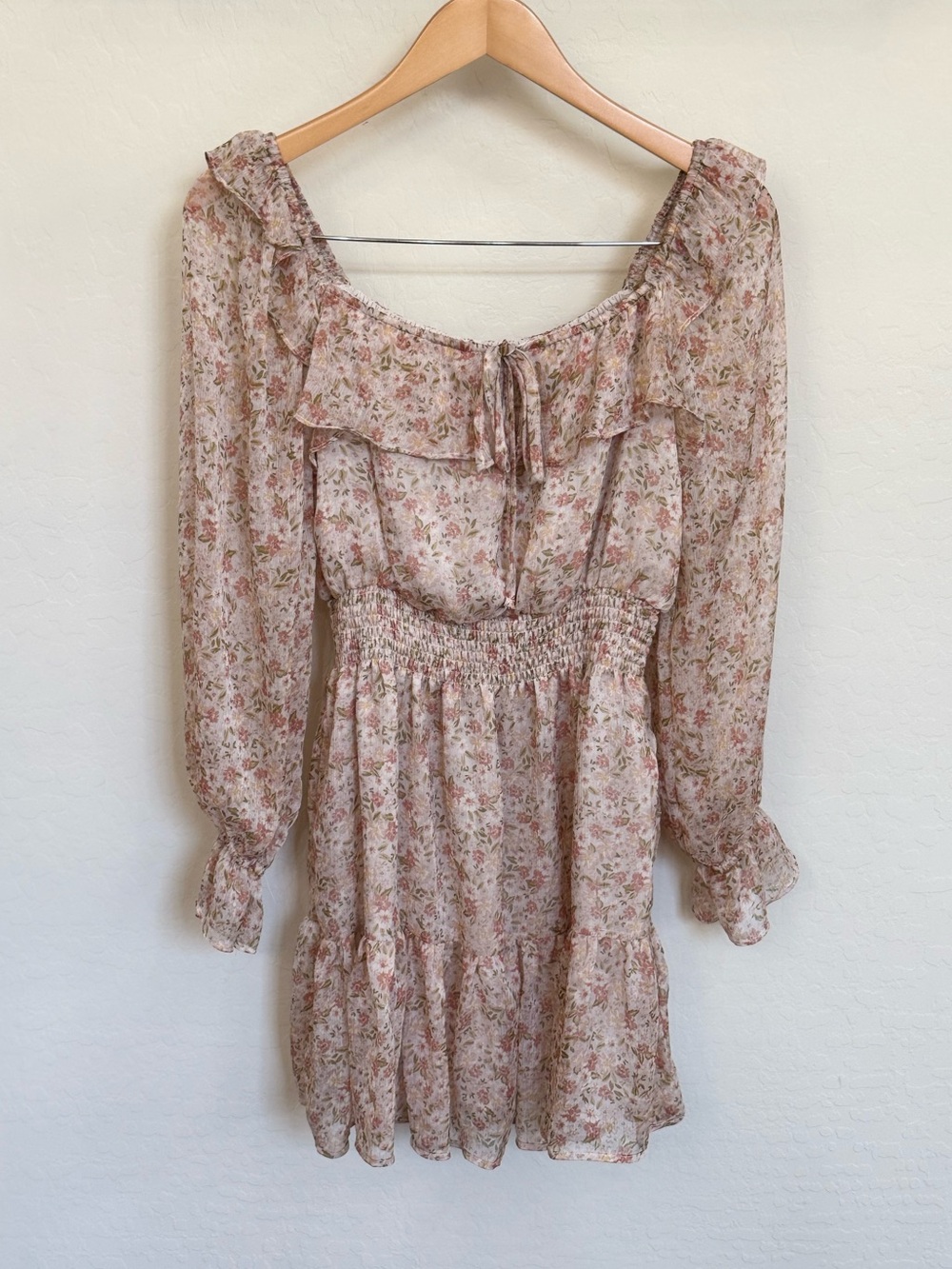 Wren the Label Pink Floral Smocked Mini Dress Size M Ruffle Neck Long Sleeve